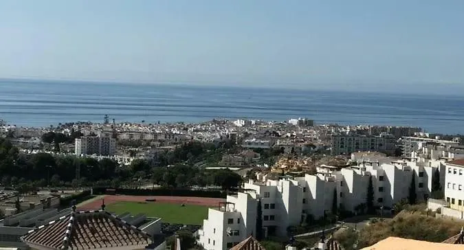 C.m. アパート ネルハ